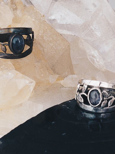 anillos de pareja en acabados distintos